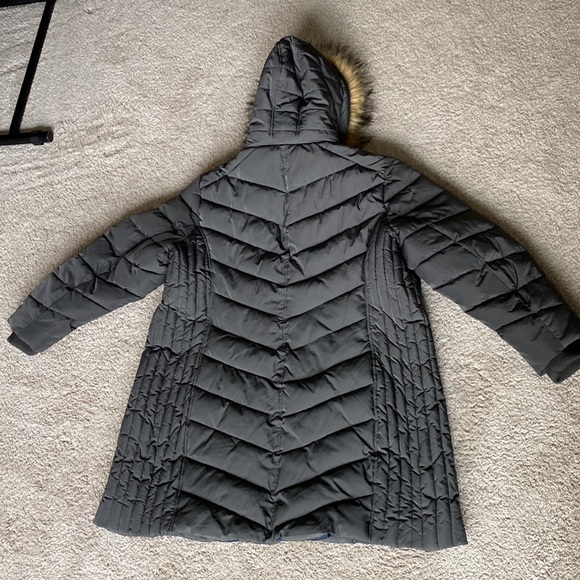 Tommy Hilfiger parka - Picture 2 of 3